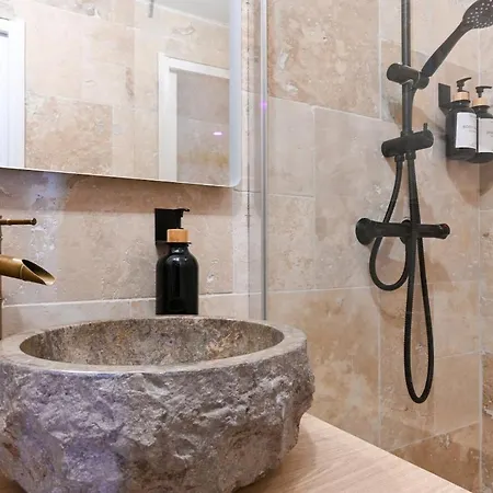 Le Refuge Des Plaisirs Apartment Craponne